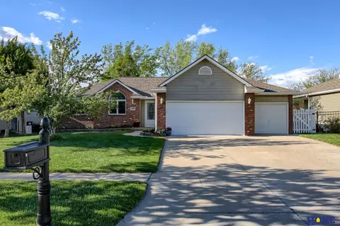 3606 Diablo Dr, Lincoln, NE 68516