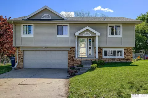 13209 S 33 St, Bellevue, NE 68123