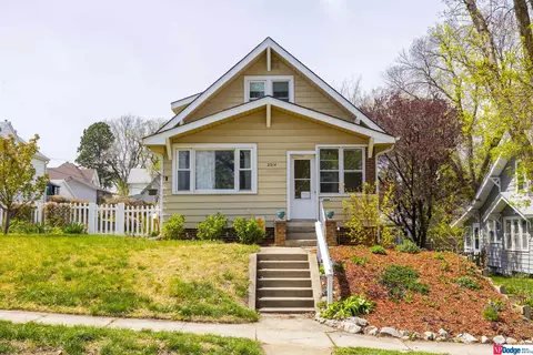 2514 S 31st St, Omaha, NE 68105