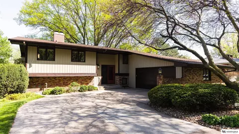 3035 Kucera Dr, Lincoln, NE 68502