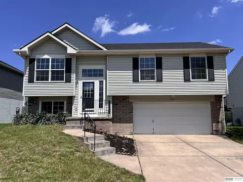 7926 Bauman Ave, Omaha, NE 68122