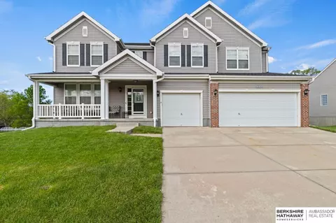 16035 Cary St, Omaha, NE 68136