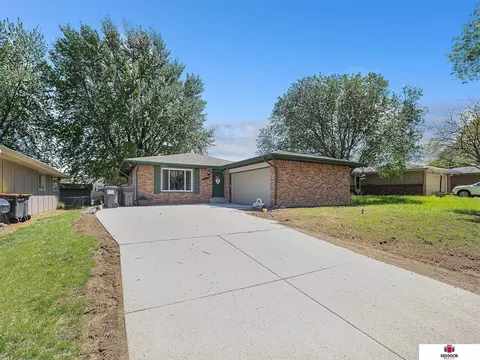 1930 W Mulberry Ct, Lincoln, NE 68522