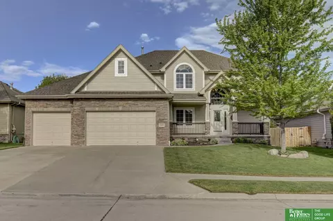 12108 S 49 St, Papillion, NE 68133