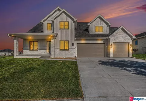 3809 S 212 St, Elkhorn, NE 68022