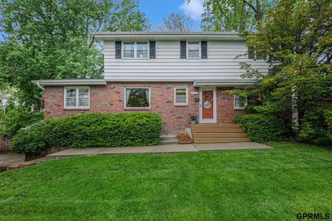 5040 S 81 St, Ralston, NE 68127