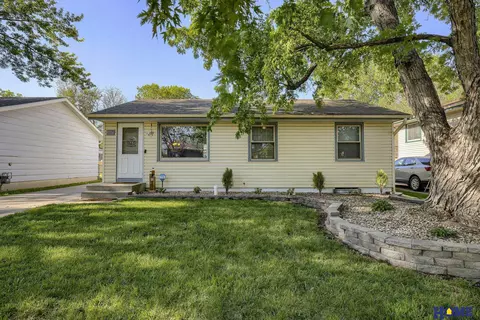 1924 Hartley St, Lincoln, NE 68521