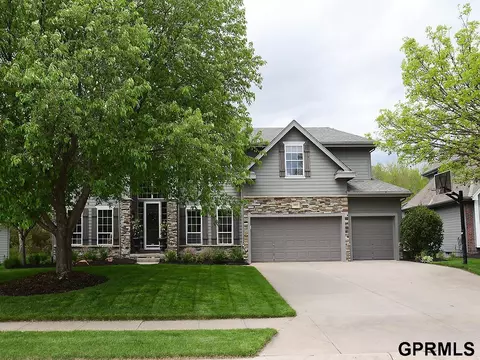 1402 S 177 St, Omaha, NE 68130