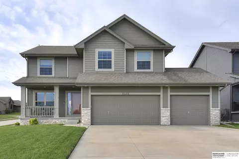 16105 Mormon St, Bennington, NE 68007
