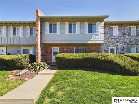 5132 S 126th Plz, Omaha, NE 68137