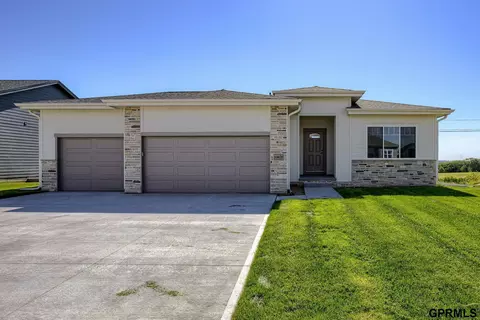 11403 N 169 St, Bennington, NE 68007