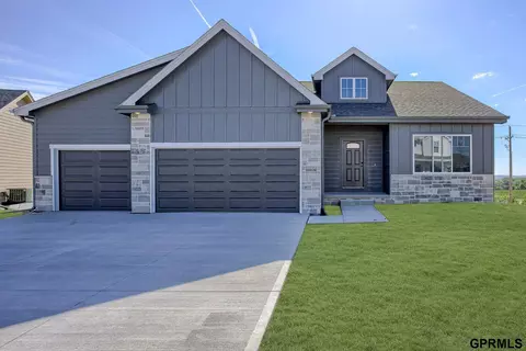 11409 N 169 St, Bennington, NE 68007
