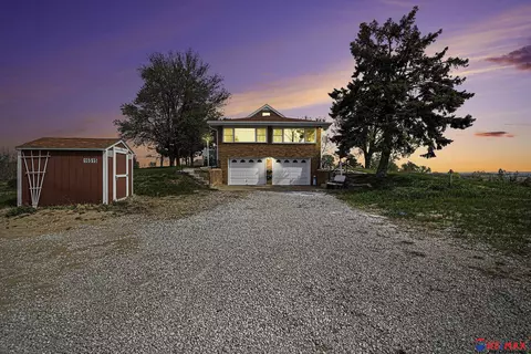 16515 Iske Dr, Bellevue, NE 68123