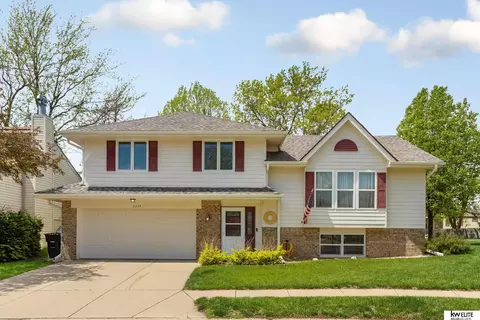 11724 Himebaugh Cir, Omaha, NE 68164
