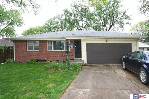 5241 S 50th St, Lincoln, NE 68516