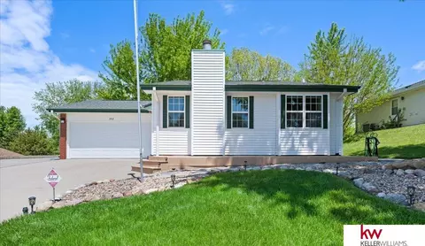 1912 Dunbar Dr, Plattsmouth, NE 68048