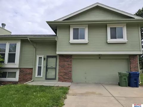 907 Thurston Ave, Bellevue, NE 68123