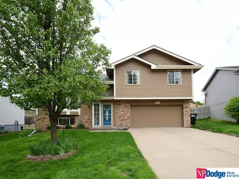 8830 N 82 Ave, Omaha, NE 68122