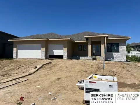 12620 S 76th Ave, Papillion, NE 68046