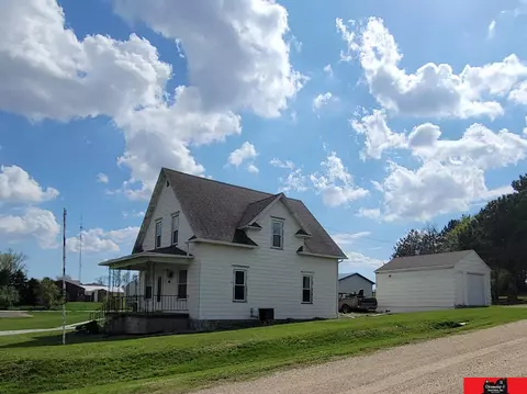 612 S 3rd St, Howells, NE 68641