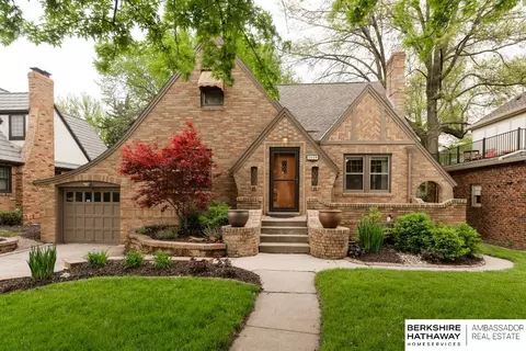 2019 N 54 St, Omaha, NE 68104