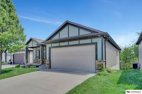 9206 S 71st St, Lincoln, NE 68516