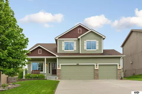 14208 Tregaron Dr, Bellevue, NE 68123