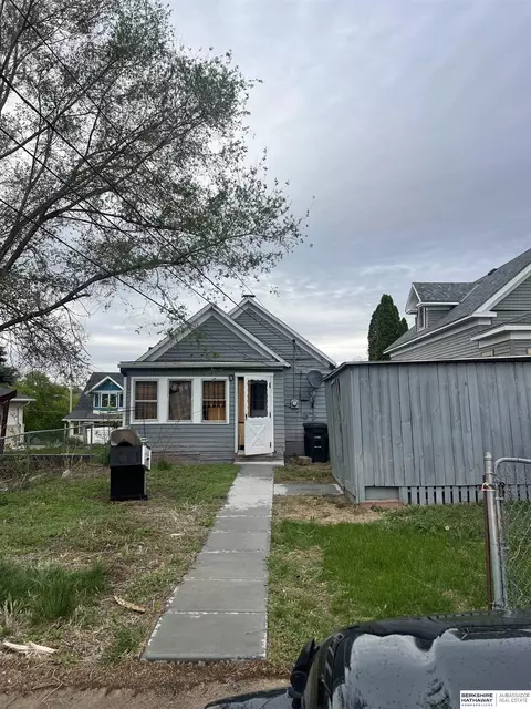 1706 S 15th St, Omaha, NE 68108