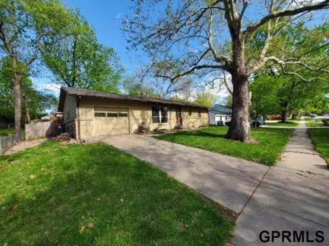914 Santa Monica St, Lincoln, NE 68504