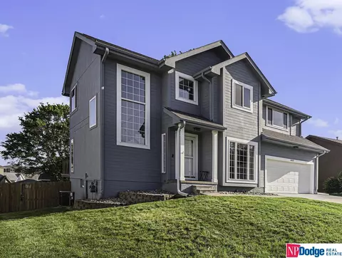 6825 Michelle Ave, La Vista, NE 68128