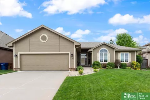 11908 S 48 St, Papillion, NE 68133
