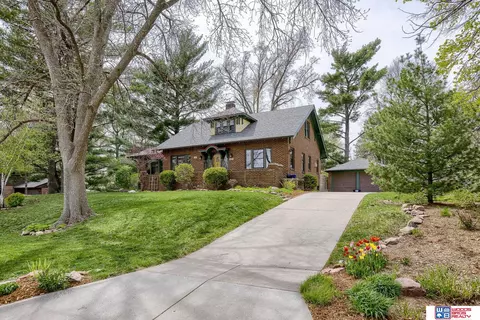 1841 S 45th St, Lincoln, NE 68506