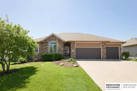 7619 Reed St, Papillion, NE 68046