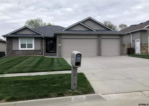 8120 S 57th St, Lincoln, NE 68516