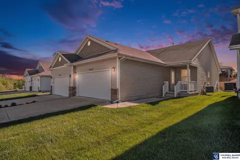 5518 Barrington Ct, Lincoln, NE 68516