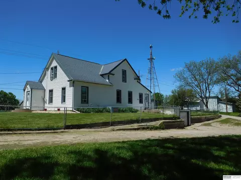 10517 S 25 St, Bellevue, NE 68123