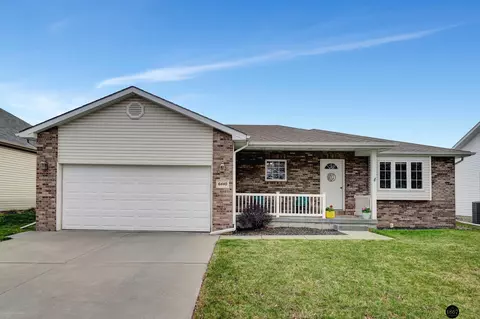 6440 Cascade Dr, Lincoln, NE 68504