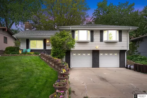 9412 Mockingbird Dr, Omaha, NE 68127