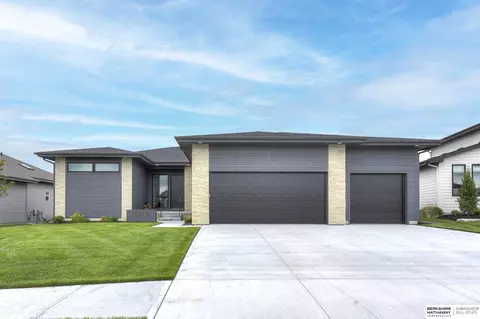 3016 N 184th St, Elkhorn, NE 68022