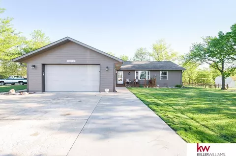 440 W 2nd St, Nelson, NE 68961