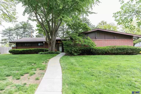 1501 W Manor Dr, Lincoln, NE 68506