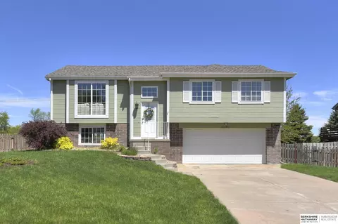20066 Gateway Rd, Elkhorn, NE 68022