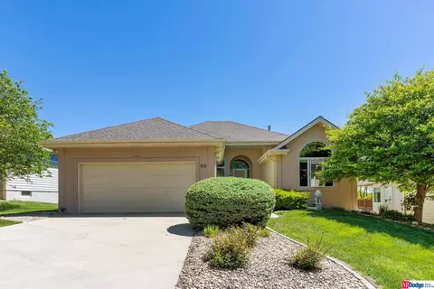 315 S 169 Cir, Omaha, NE 68118