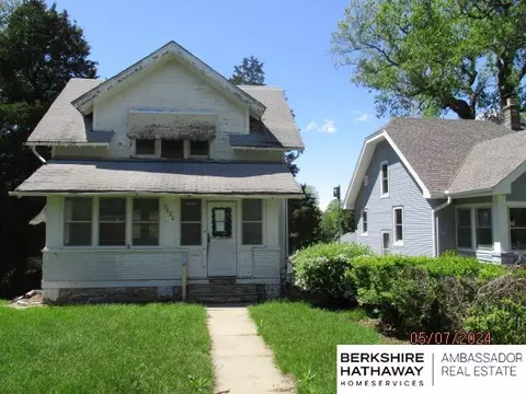 2820 S 31 St, Omaha, NE 68105