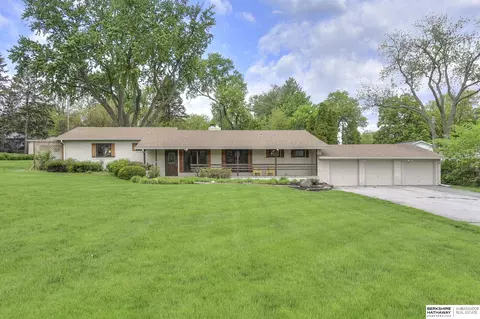 2416 N 102nd St, Omaha, NE 68134