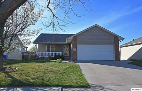 7111 N 16th St, Lincoln, NE 68521