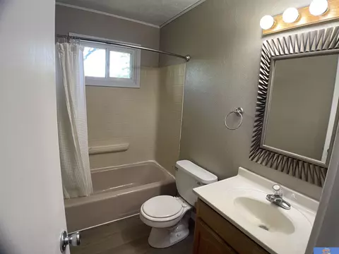 Bath - 935 N 20th St, Beatrice, NE 68310 photo 1 of 4