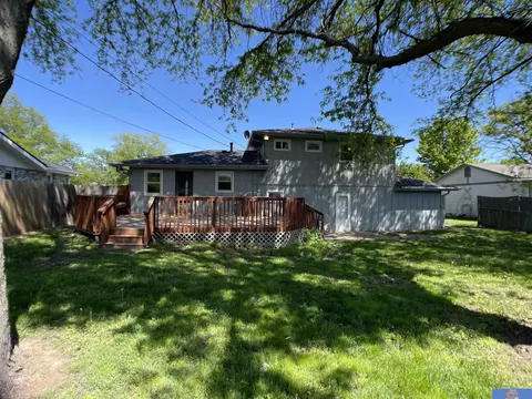 Exterior - 935 N 20th St, Beatrice, NE 68310 photo 3 of 4
