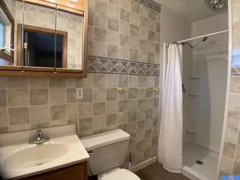 Bath - 935 N 20th St, Beatrice, NE 68310 photo 3 of 4