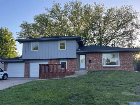 Exterior - 935 N 20th St, Beatrice, NE 68310 photo 4 of 4